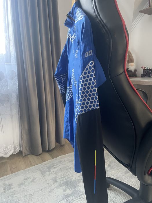 Vand bluza Salomon pentru sporturi ca noua