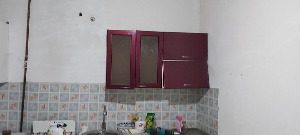 Б/у кухонная мебель с газ плитой, духовкой и сантехникой