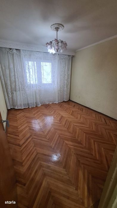 Apartament cu 2 camere de vânzare în Curtea de Argeș.