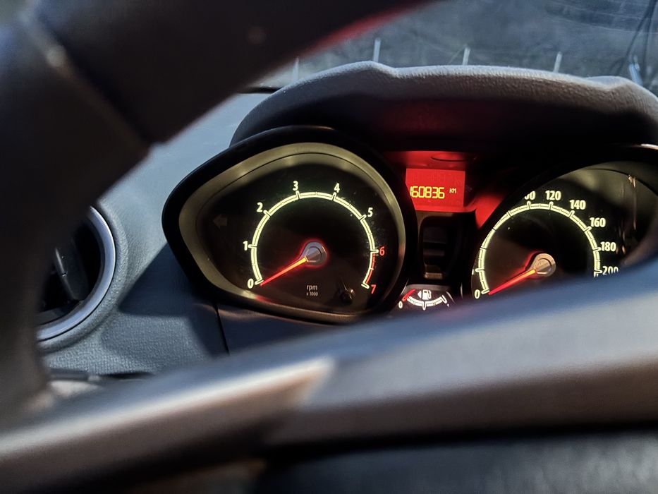 Ford Fiesta 2010 – 1.2 benzină – Super economică, ideală oraș