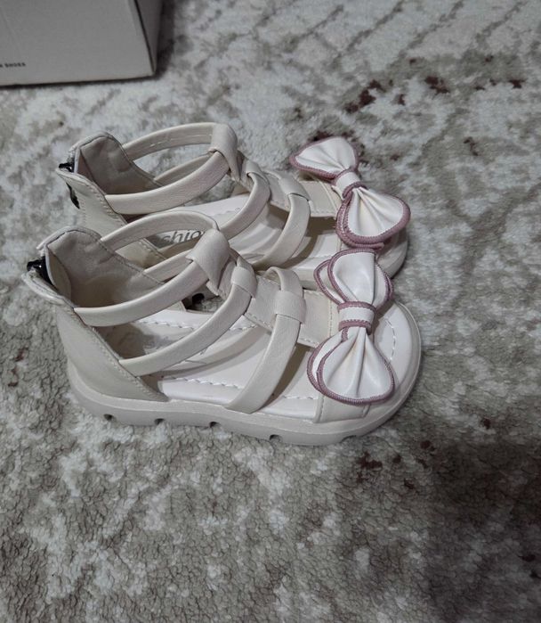 Детские босоножки для девочки