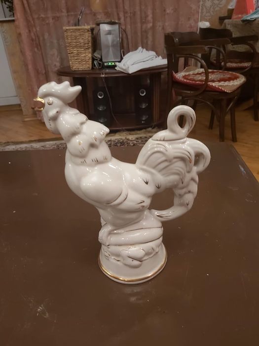 Продам  Статуэтку Графин.