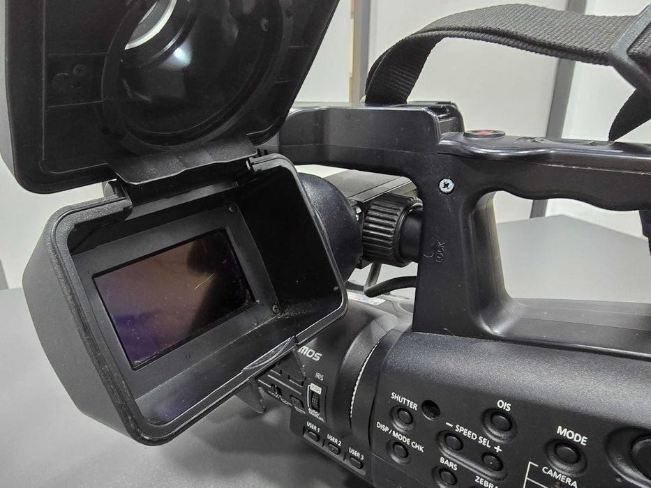 Продам видеокамеру Panasonic AG-HMC84ERе