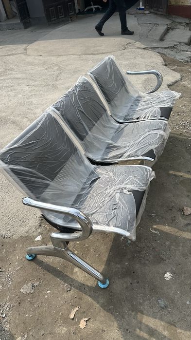 Скамейка для медицинских учреждений.      Скамейка клиникаларга