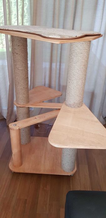 Продавам катерушка (драскалка) за котки