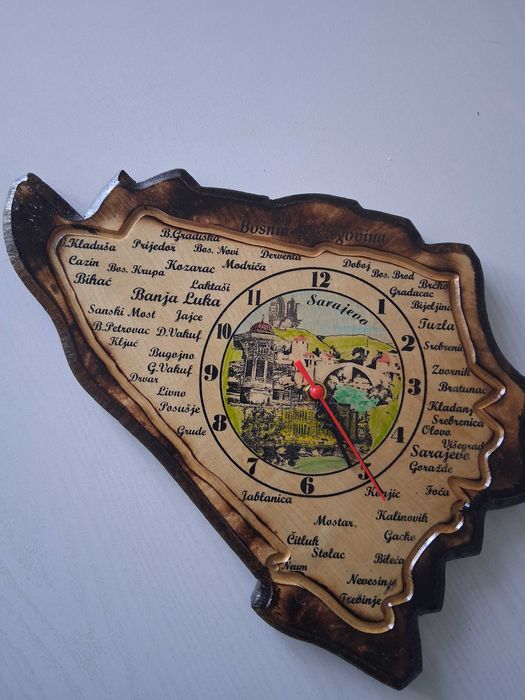 Ceas din lemn rustic