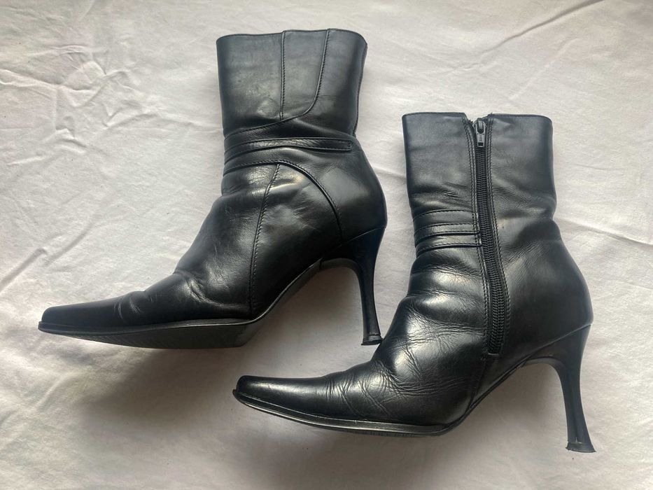 Botine din piele cu toc, marimea 34