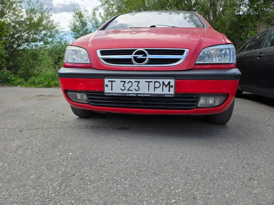 Автомобиль Opel Zafira