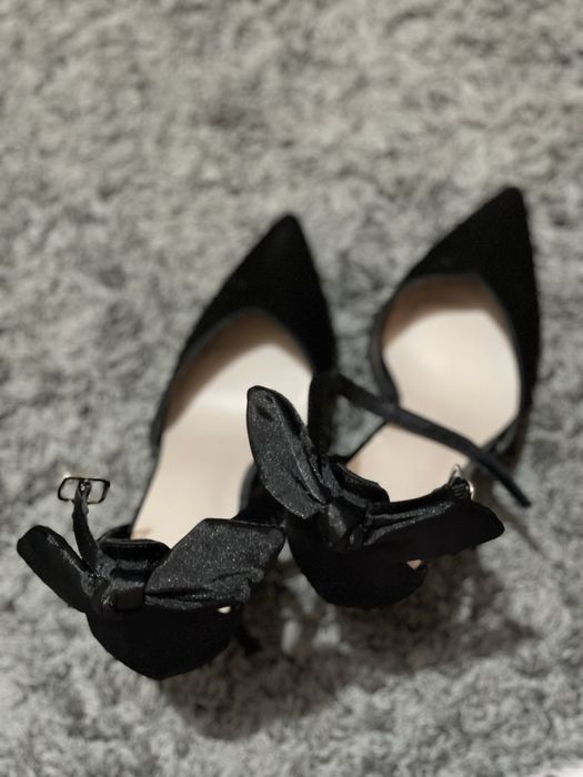 Pantofi stiletto