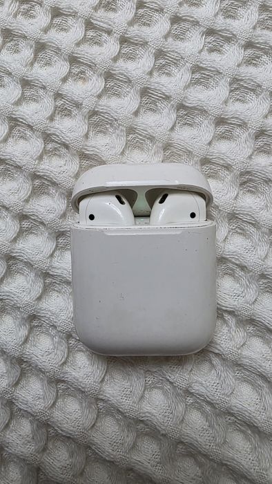 Продам Apple airpods оригинал