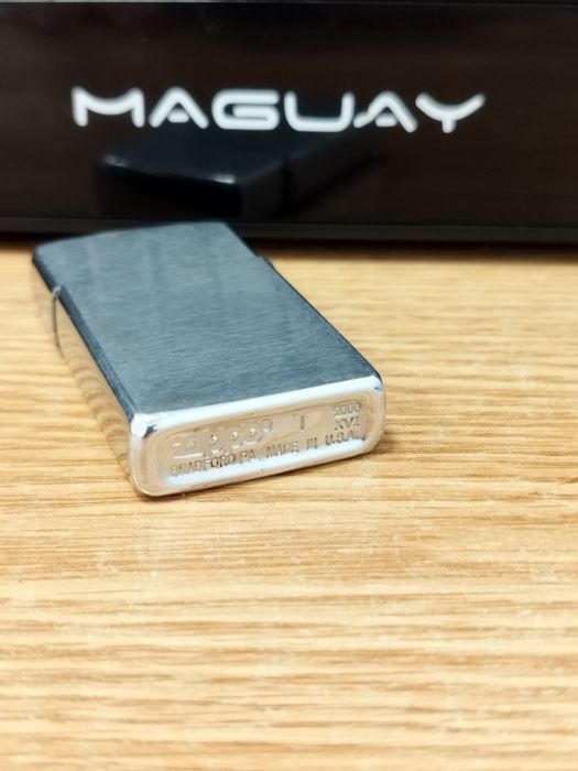Brichetă Zippo Originală de Colecție – Anul 2000 (Cod XVI)