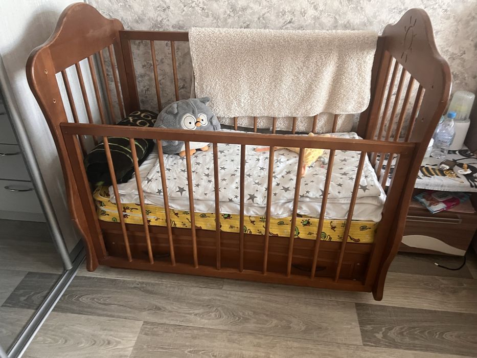Продам детскую кроватку