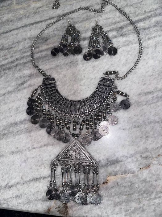 Продаётся бижутерия