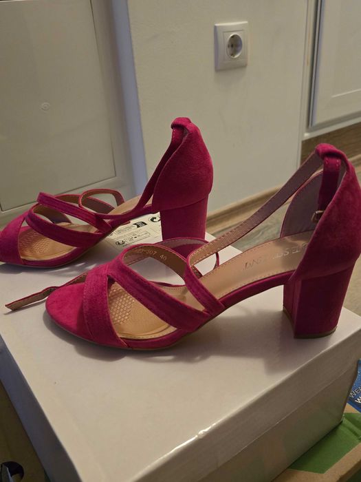 Сандали цвят фуксия 40 номер