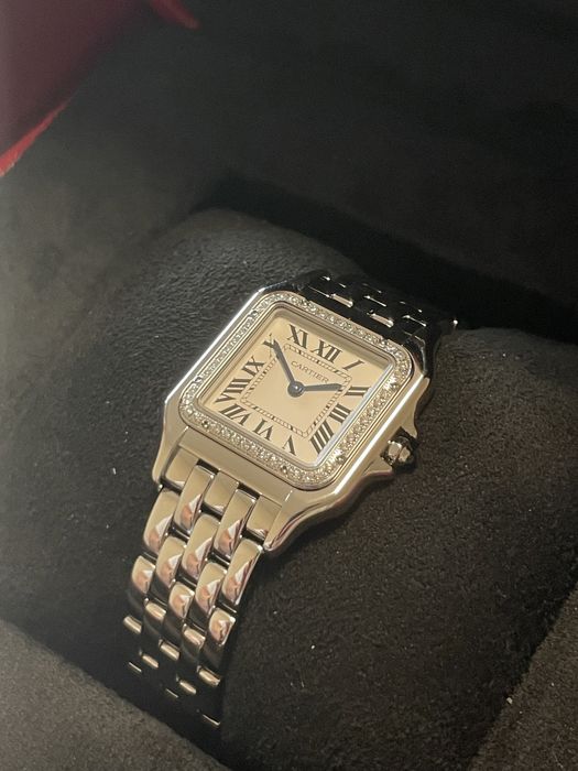 Часовник Cartier Panthère Medium Diamonds