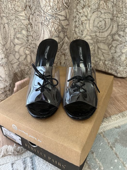 Босоножки женские