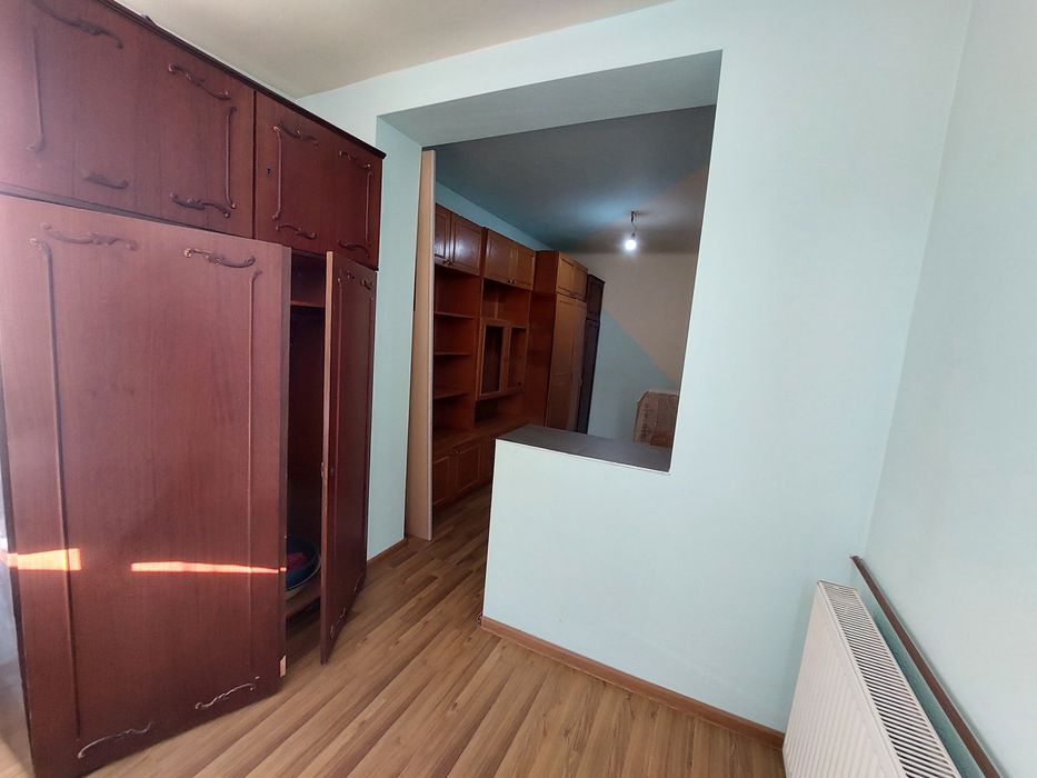 Închiriez Apartament cu 2 Camere la 5 Minute de Piața Rogerius