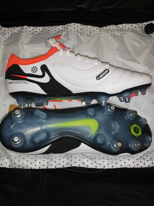 Бутонки Nike Tiempo