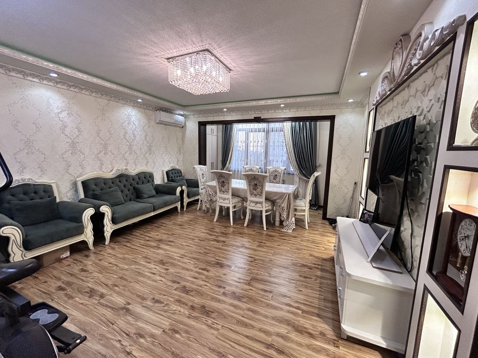 Срочно продаётся квартира . Адрес бадамзар натариус, своя.