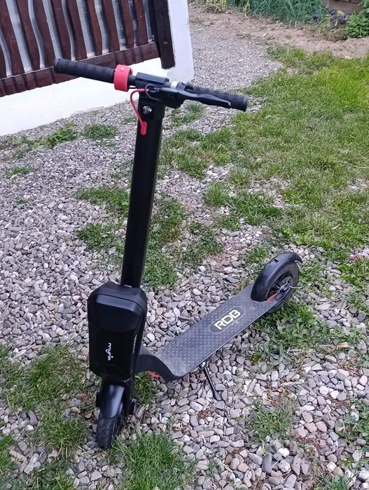 Vand trotineta electrica sau schimb cu atv/motocultor