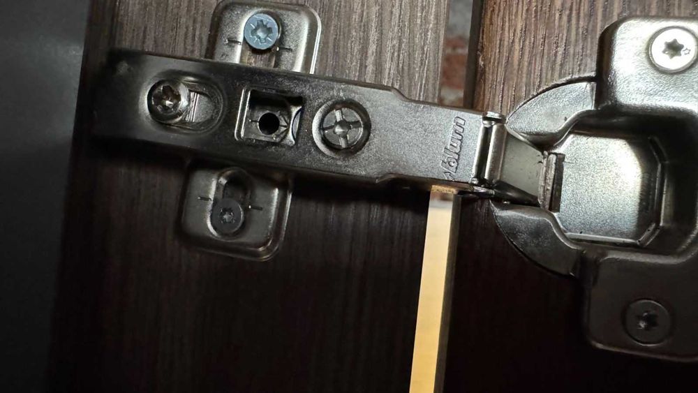 Кухненско обзавеждане с вградени уреди