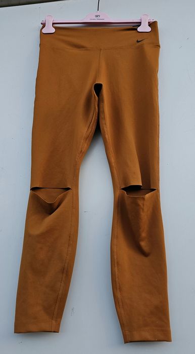 Nike оригинален дамски клин нов М/Л размер