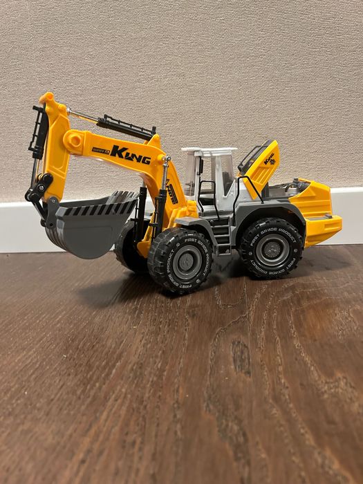 Детска играчка багер