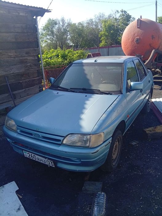 Продам либо обмен машину форд эскорт.