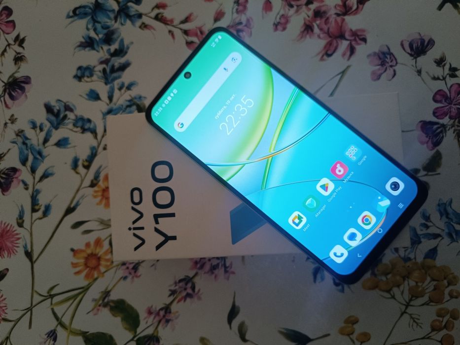 Vivo y100 256gb ОЗУ 8+8