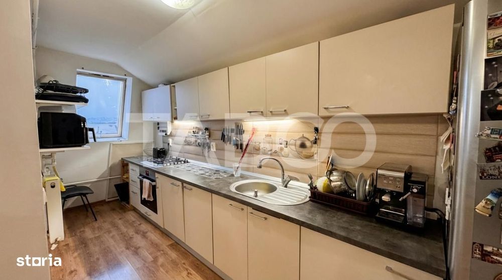 Apartament 3 camere de vanzare MOBILAT UTILAT 77mp Calea Cisnadiei