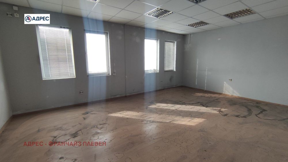 Склад в Плевен-Индустриална зона площ 1400 цена 500000