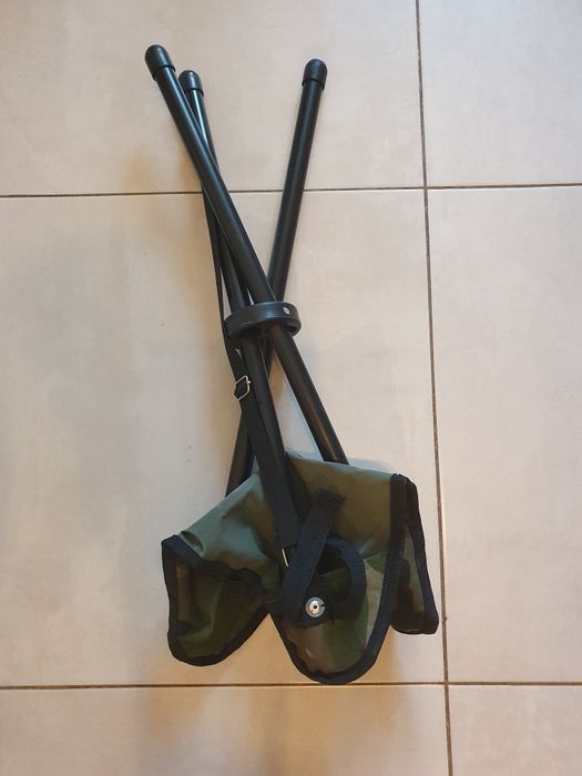 Scaun pliabil cu 3 picioare