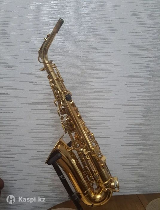 Саксофон альт Allora