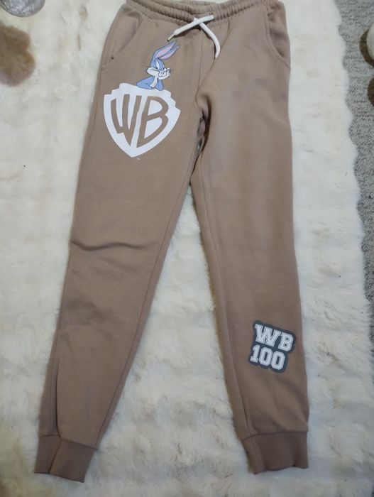 Vând trening pt fete