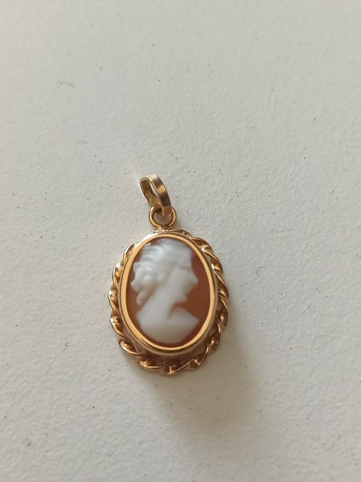 Cercei si pandant aur 18k cu camee ,3,6grame