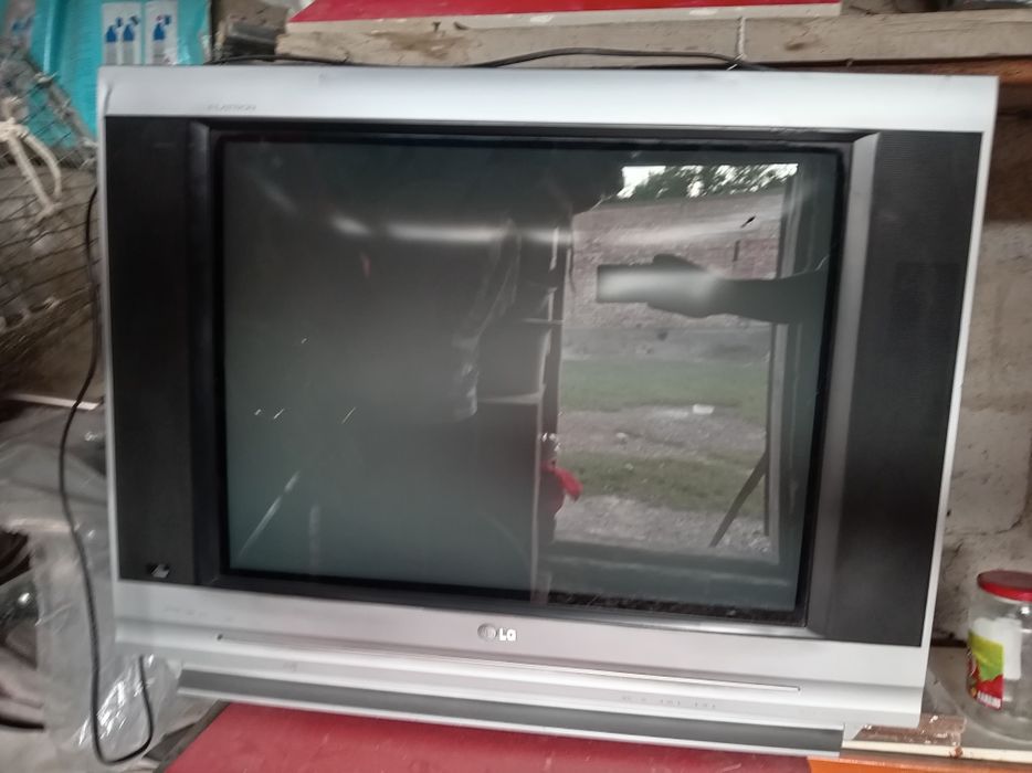 Продам телевизор LG