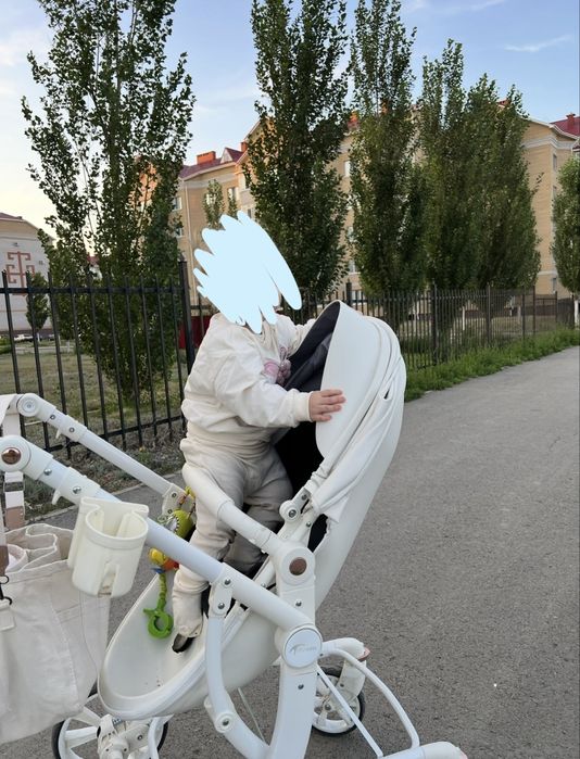 Продам детскую коляску Teknum 2в1