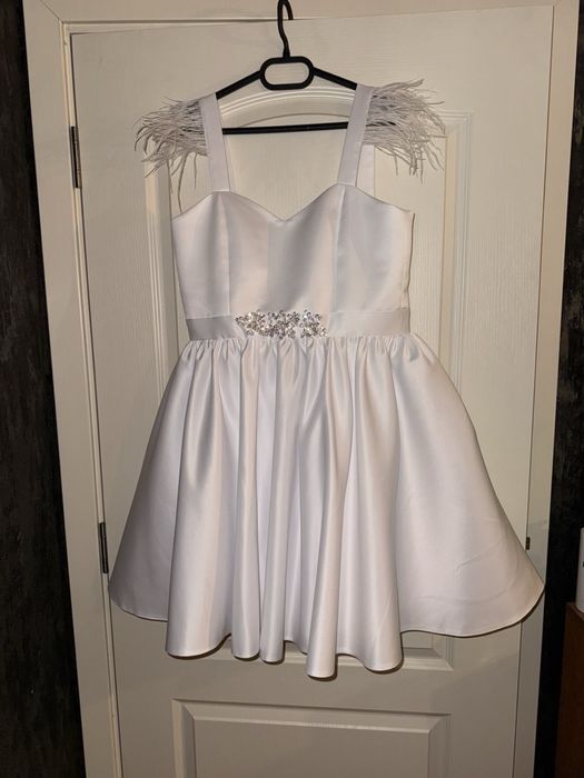 Официални рокли .