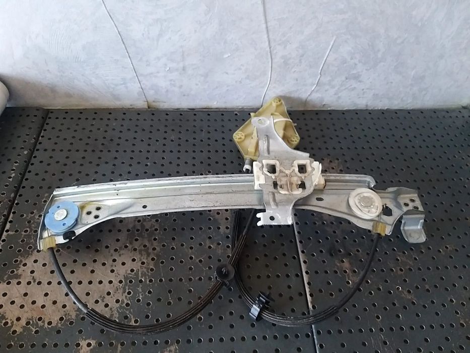 Macara geam electric dreapta spate renault megane 3 827200008r 827200008r