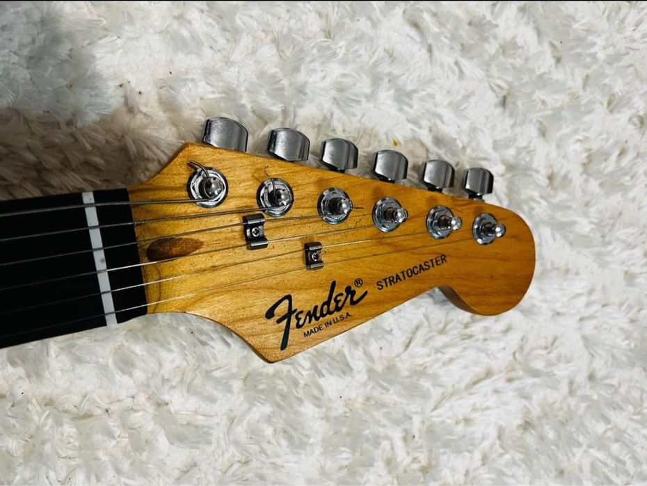 Електрическа китара тип Stratocaster
