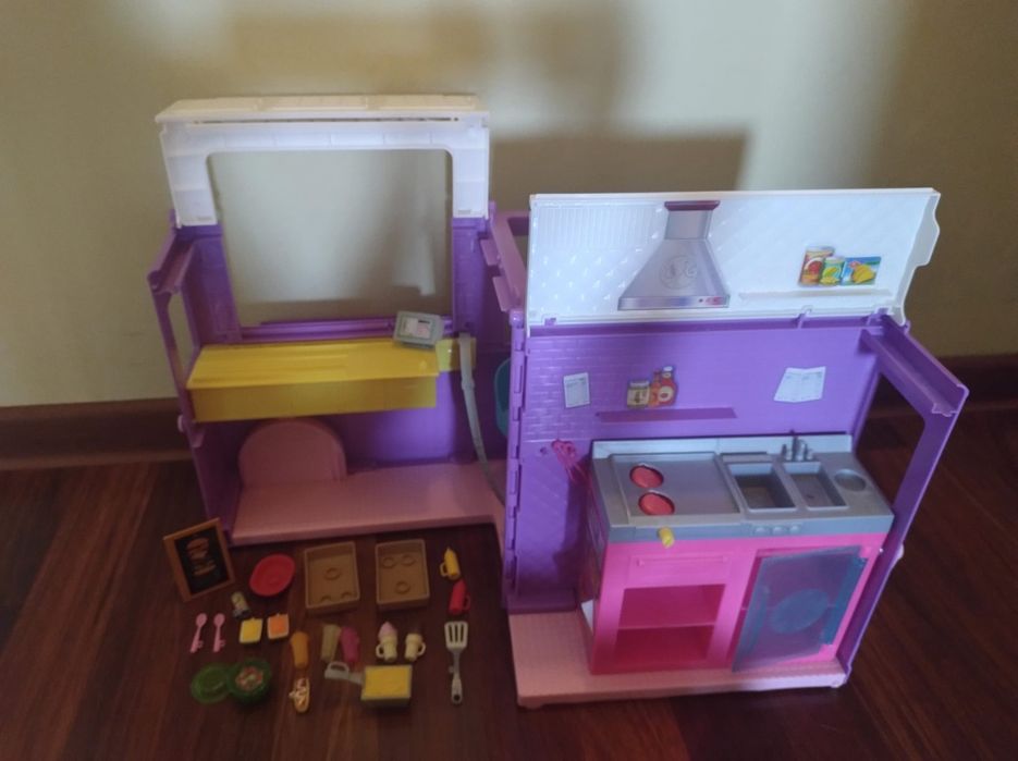 Set Barbie Rulota cu mancare