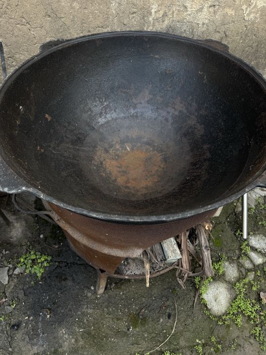 Казан чугун 50л.