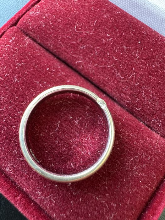 Кольцо золото с бриллиантом