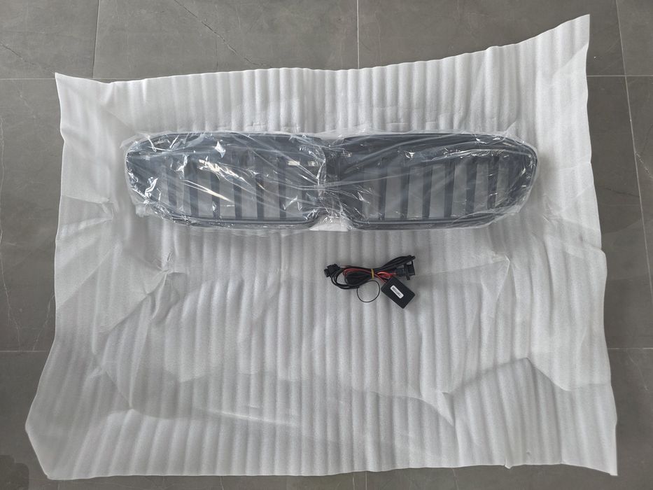 Grila cu lumina LED BMW G20 G21 G28 2019-2022