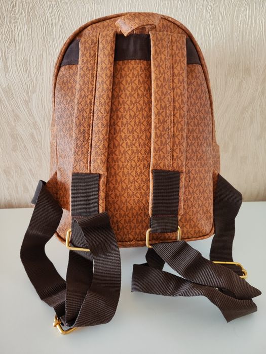 Фирменные рюкзак и сумка