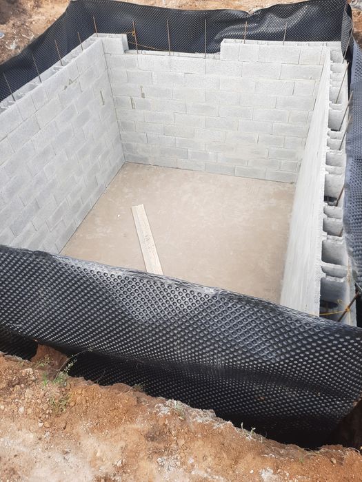 Construcții, trotuare, beciuri