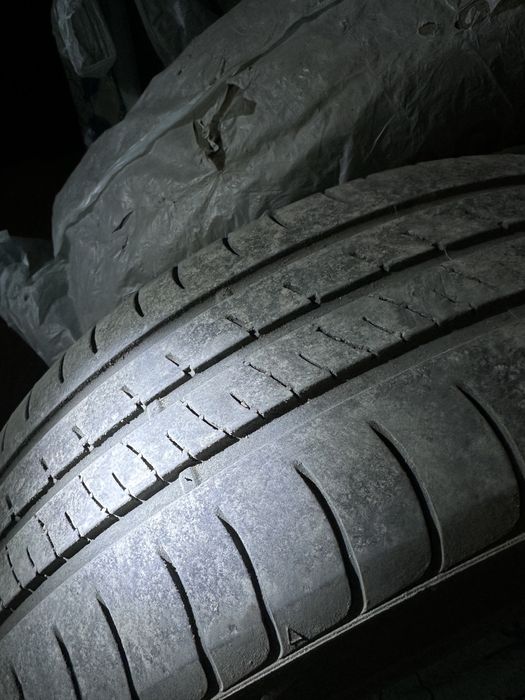 Продам комплект шин лето