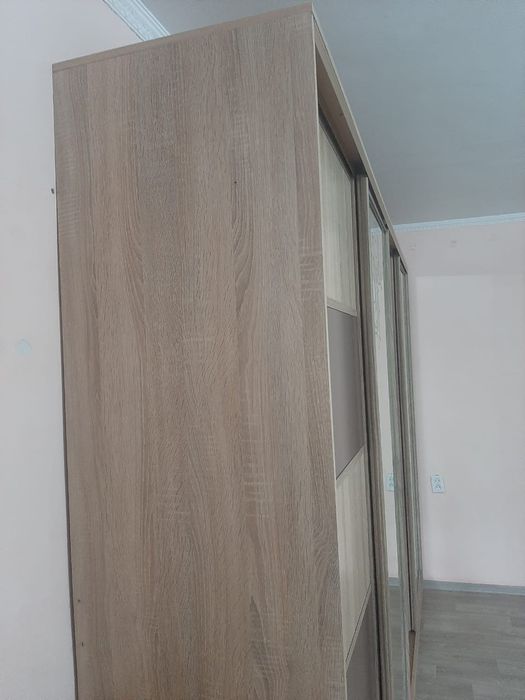 продам шкаф-купе в отличном состоянии