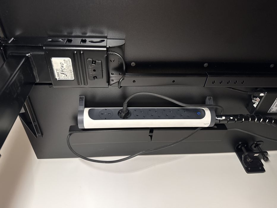 Ергономично бюро UberDesk Pro 124-129 cm 160 kg capacity, 160x80cm