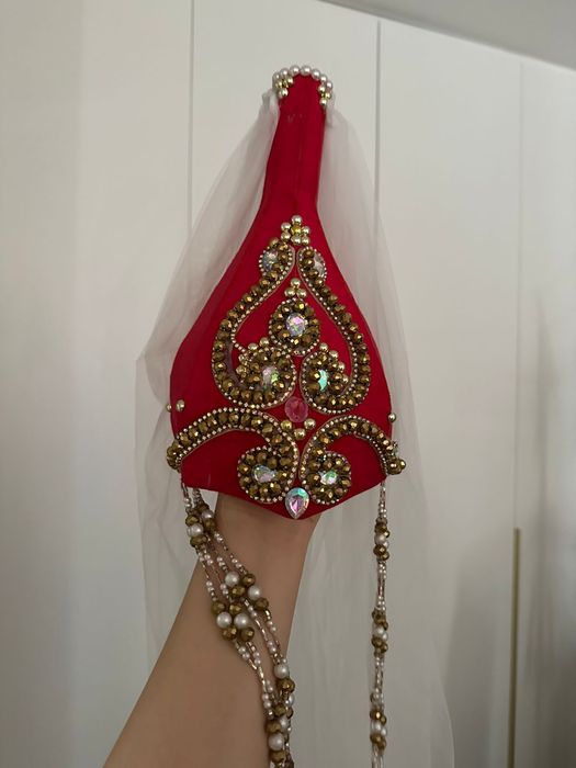 Продам платье нарядное, одевала один раз